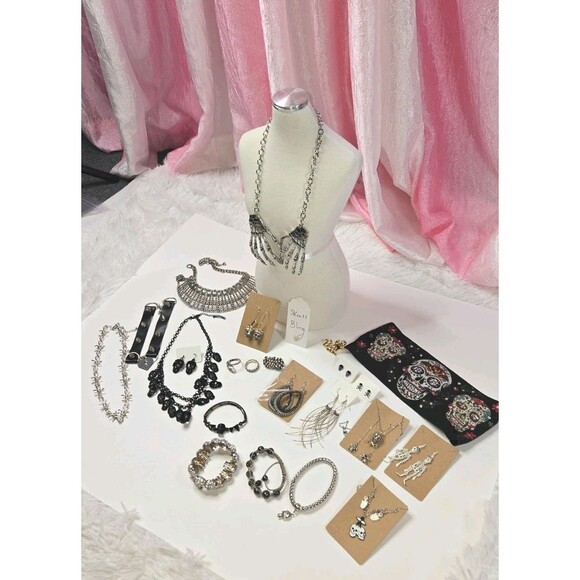 Jewelry Lot Skull Spooky Gothic Skeleton Theme Clean Curated Bundle Free Gift - Picture 1 of 16